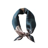 Jedwabny szalik z nadrukiem na cztery pory roku